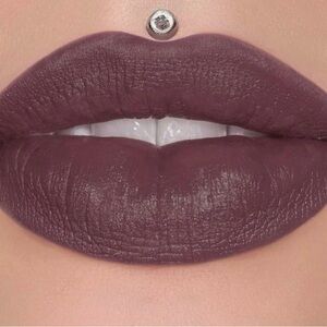 NIB Jeffree Star Velvet Trap Lipstick in Deep Plum - MOUSETRAP